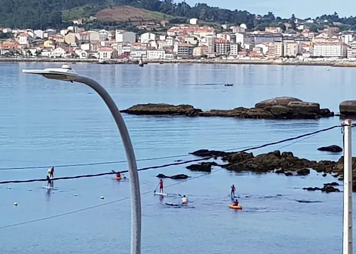 アパート En Primera Linea De Playa リベイラ